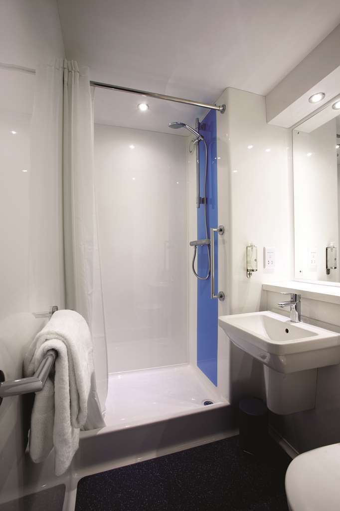 Comfort Hotel Tower Of London Room photo