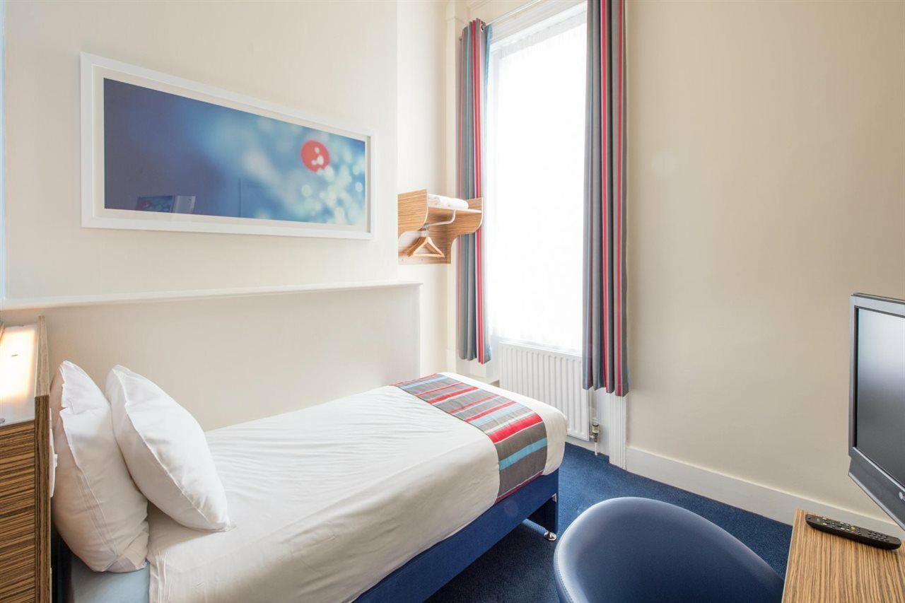 Comfort Hotel Tower Of London Exterior photo